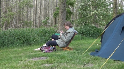 Vrouw op camping.jpg